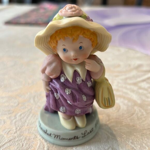 Vintage Avon 1983 “Cherished moments last forever” porcelain figurine EVC - Picture 2 of 10